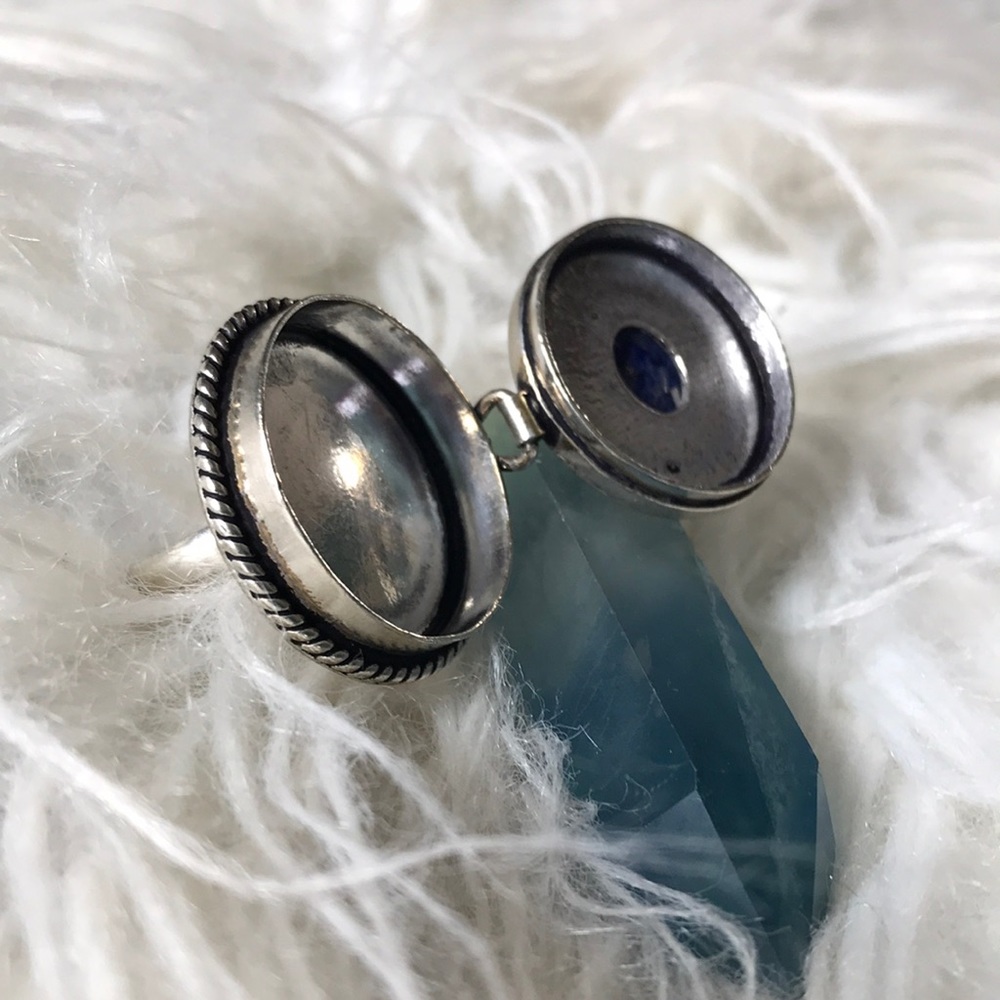 Poison / Pill Box Stash Locket Ring - Picture 3 of 7
